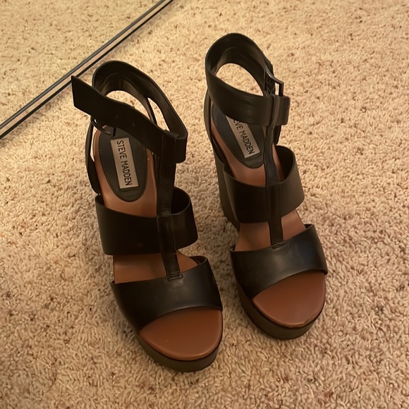 Size 6.5 Steve Madden wedges - Picture 2 of 10